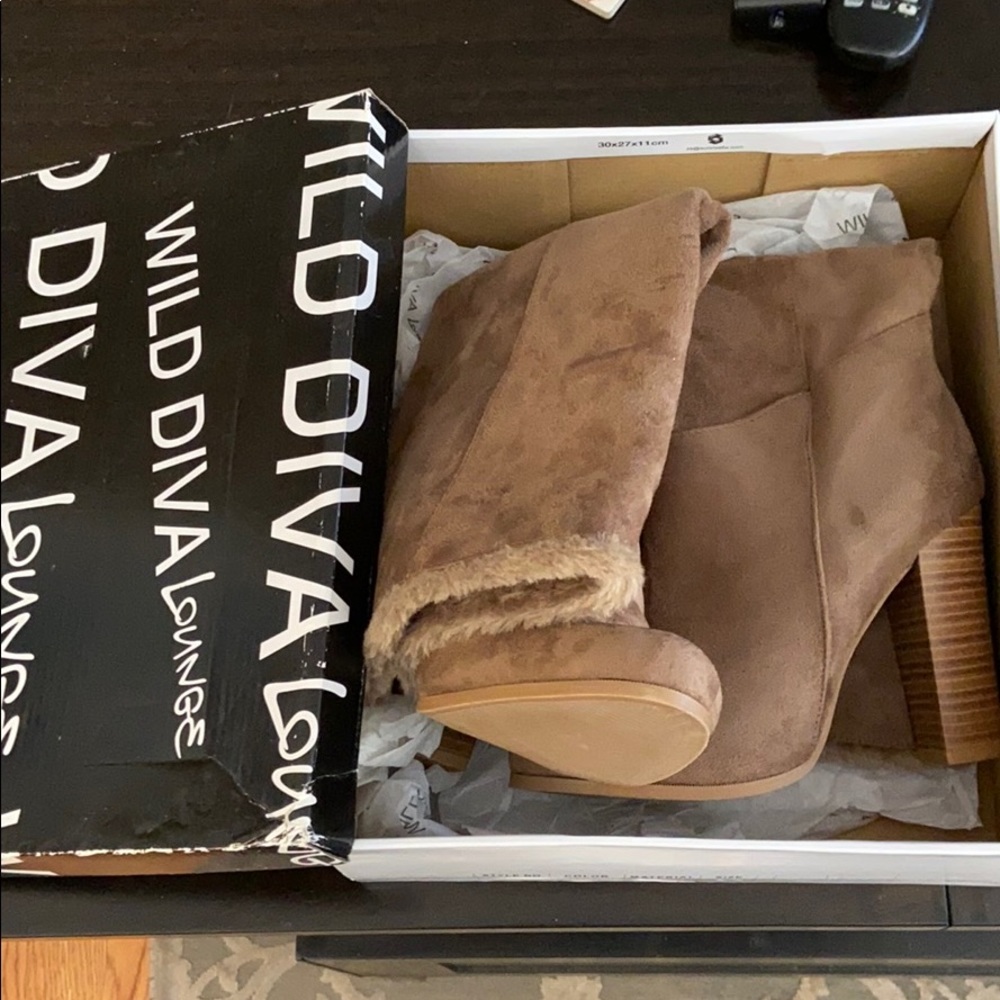 Tan high heel boots, NEVER WORN GREAT CONDITION